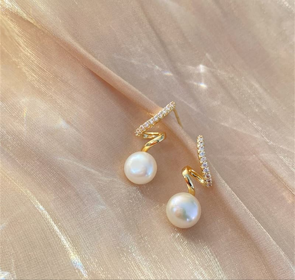 Zigzag Pearl Stud Pair