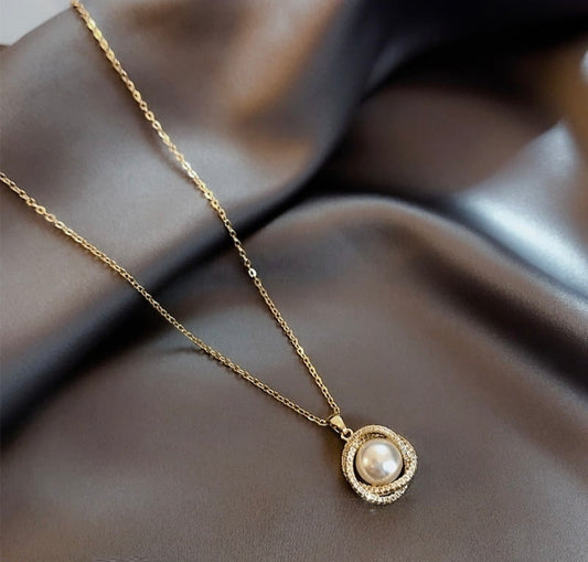 Pearl Chain Pendant