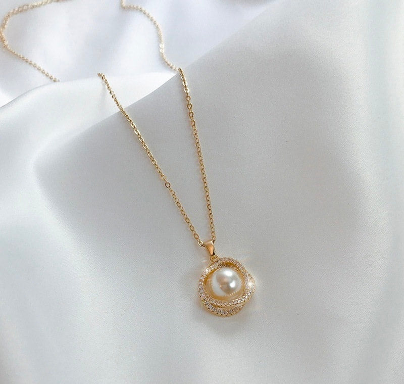 Pearl Chain Pendant